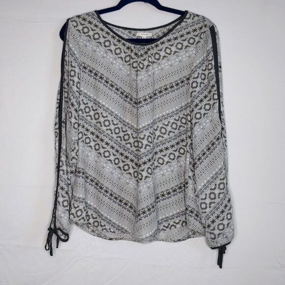 MAURICES Grey and Blue Aztec Print Light Weight Cold Shoulder Blouse, Size S - Picture 2 of 8